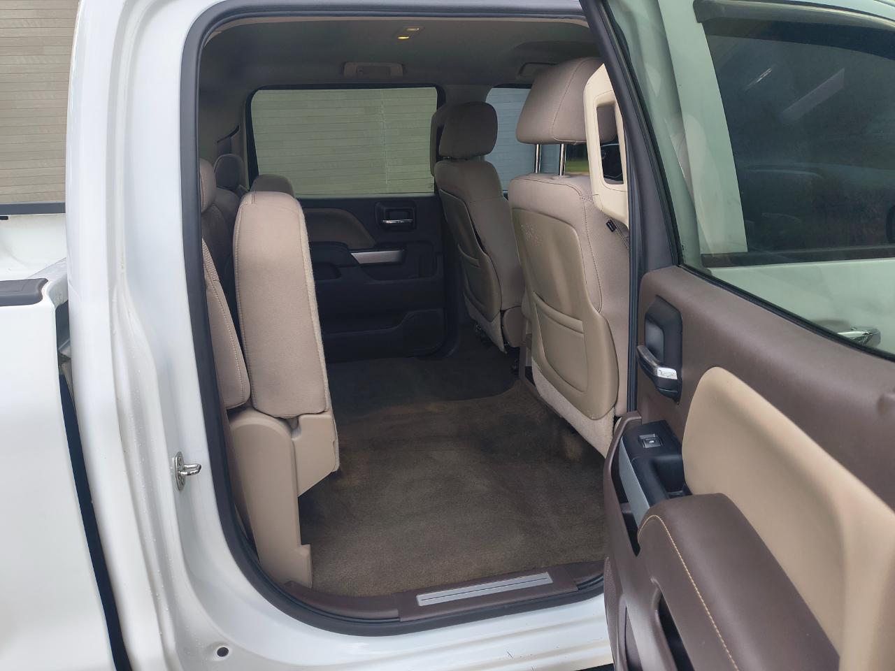 Chevrolet Silverado 1500 4WD Crew Cab 143.5" LT w/2LT 2015