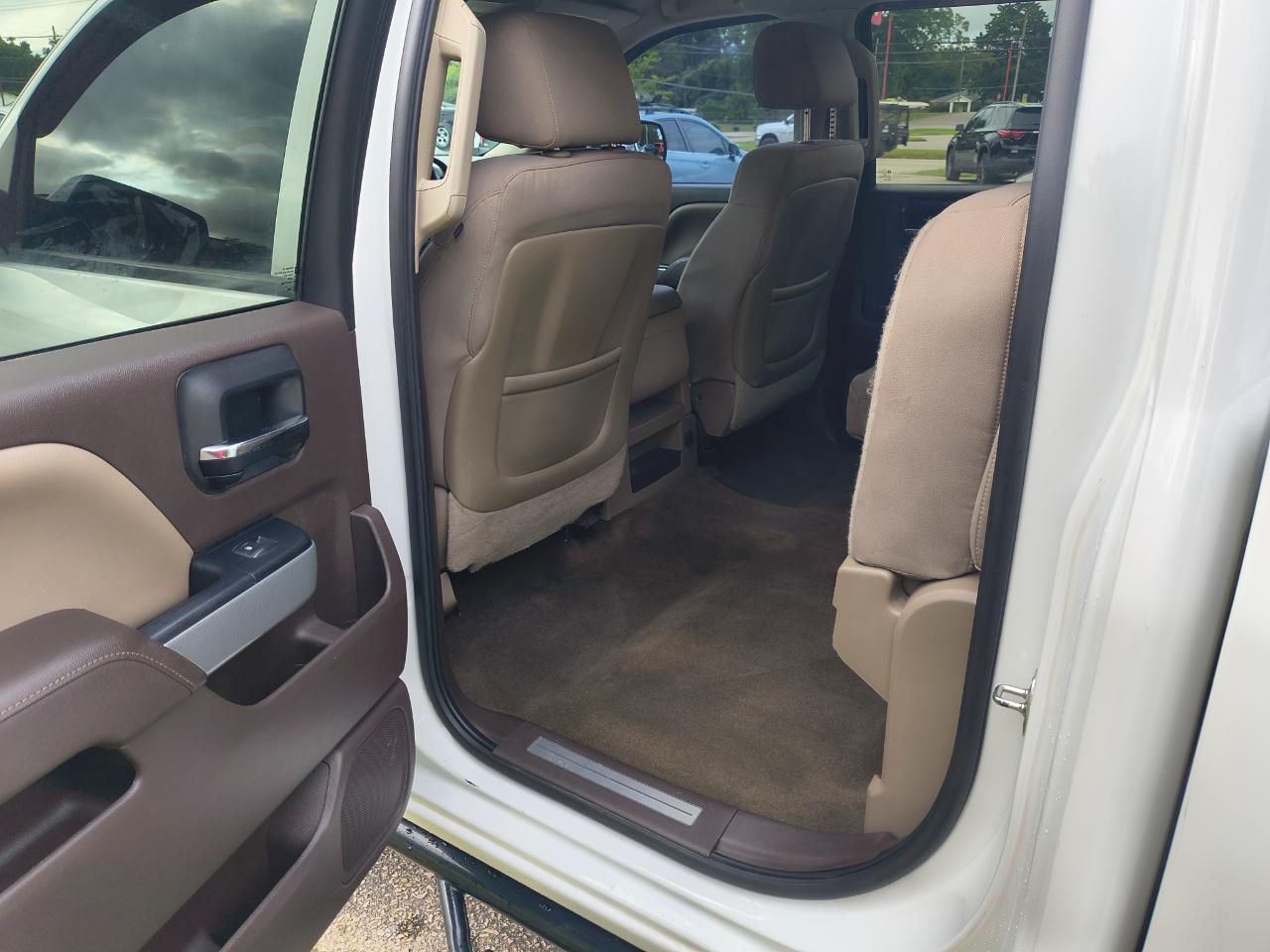 Chevrolet Silverado 1500 4WD Crew Cab 143.5" LT w/2LT 2015