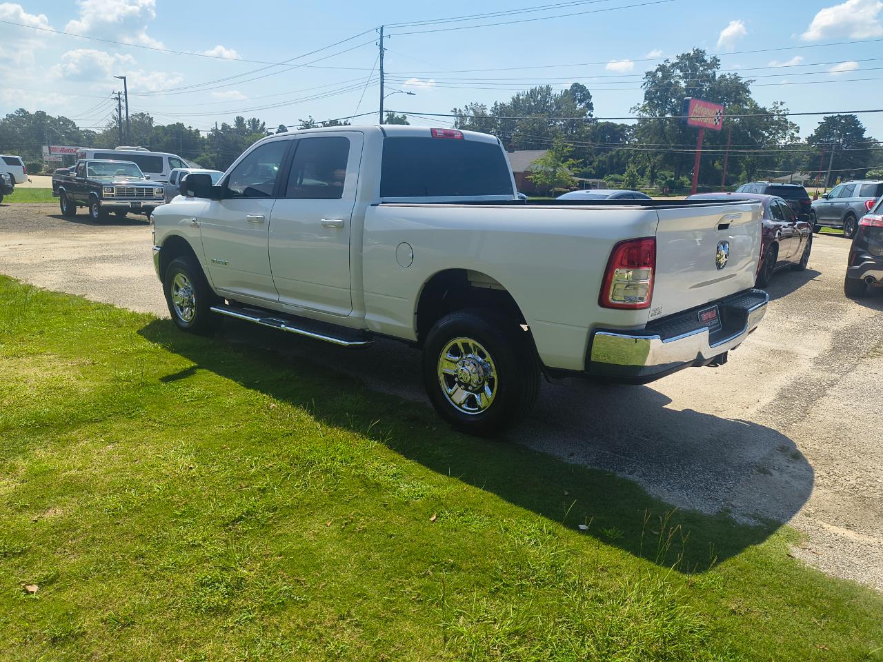 RAM 2500 Big Horn 4x4 Crew Cab 6'4" Box 2022