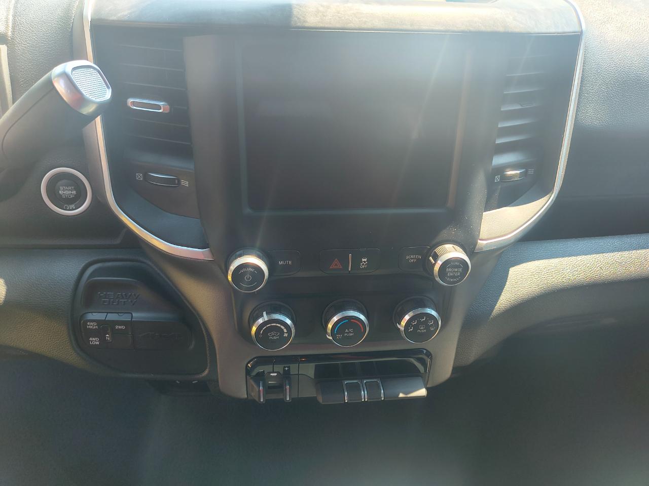 RAM 2500 Big Horn 4x4 Crew Cab 6'4" Box 2022