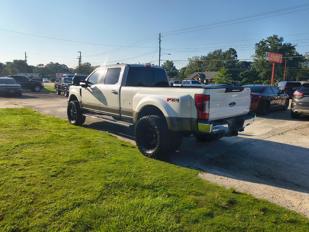 Ford Super Duty F-350 DRW King Ranch 4WD Crew Cab 8' Box 2018