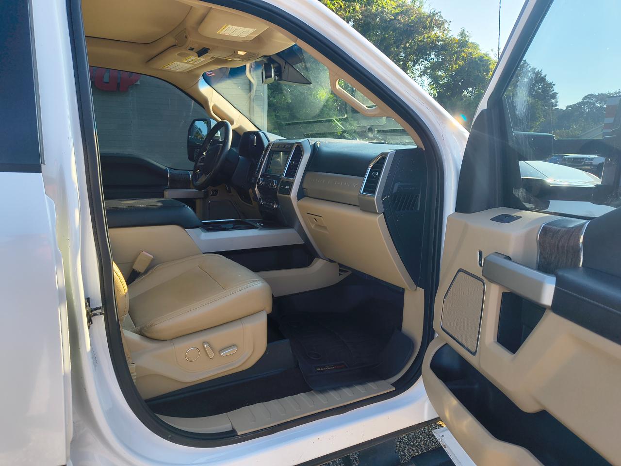 Ford Super Duty F-350 DRW King Ranch 4WD Crew Cab 8' Box 2018
