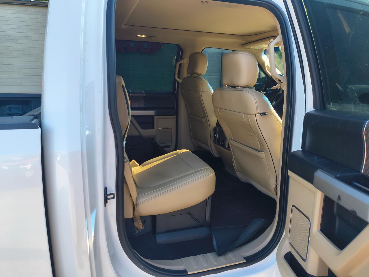 Ford Super Duty F-350 DRW King Ranch 4WD Crew Cab 8' Box 2018