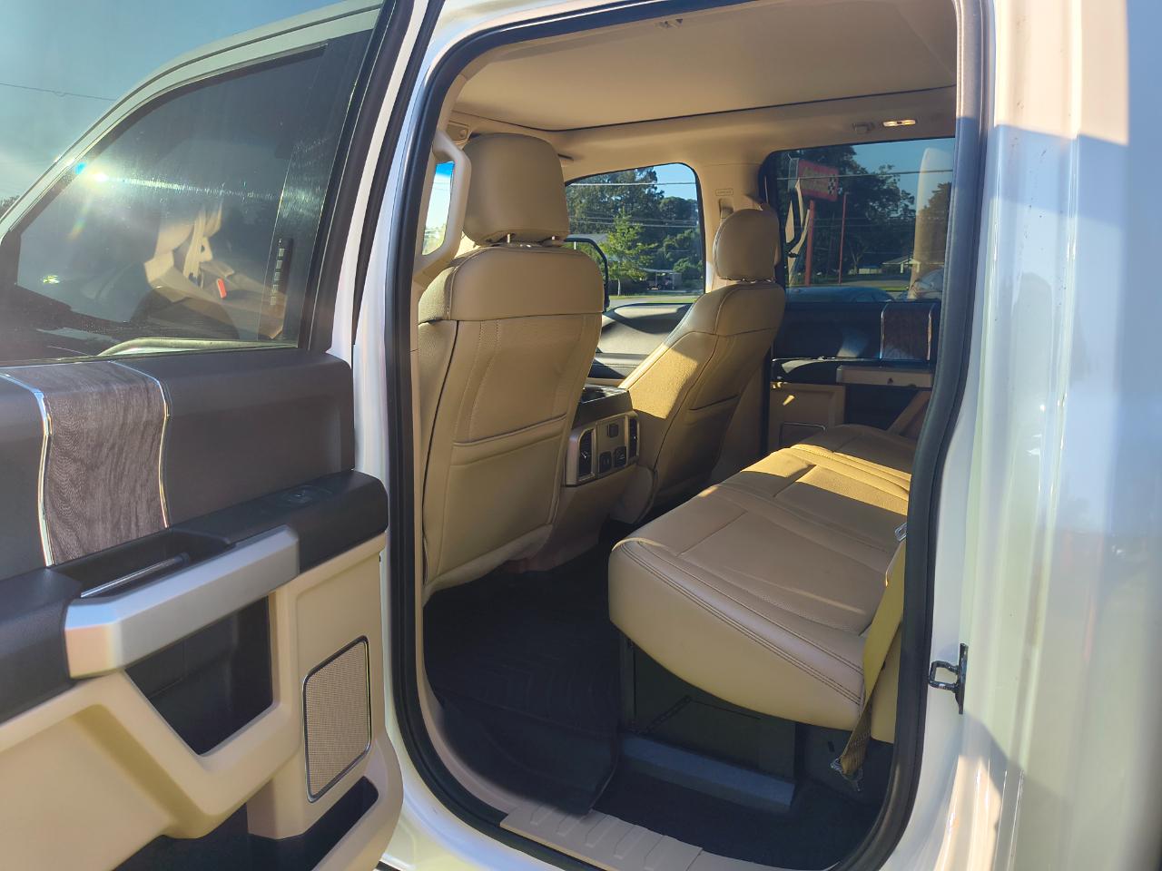 Ford Super Duty F-350 DRW King Ranch 4WD Crew Cab 8' Box 2018