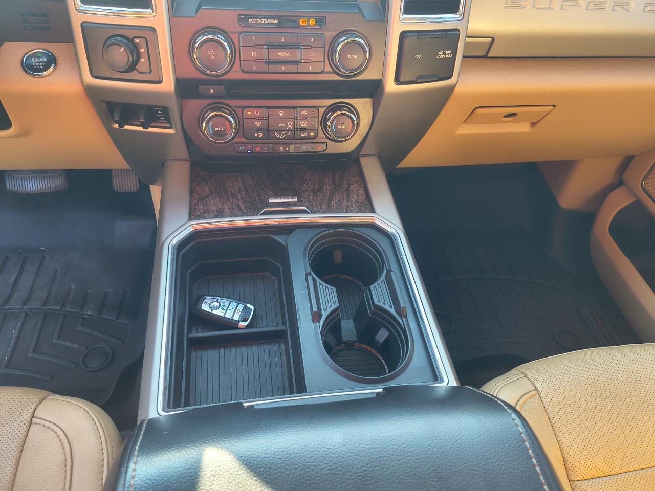 Ford Super Duty F-350 DRW King Ranch 4WD Crew Cab 8' Box 2018