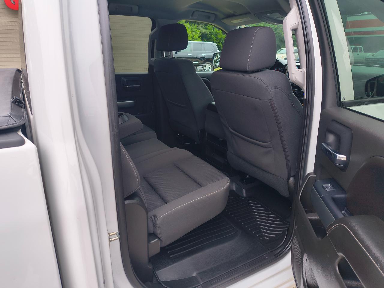 Chevrolet Silverado 1500 4WD Crew Cab 143.5" LT w/1LT 2018
