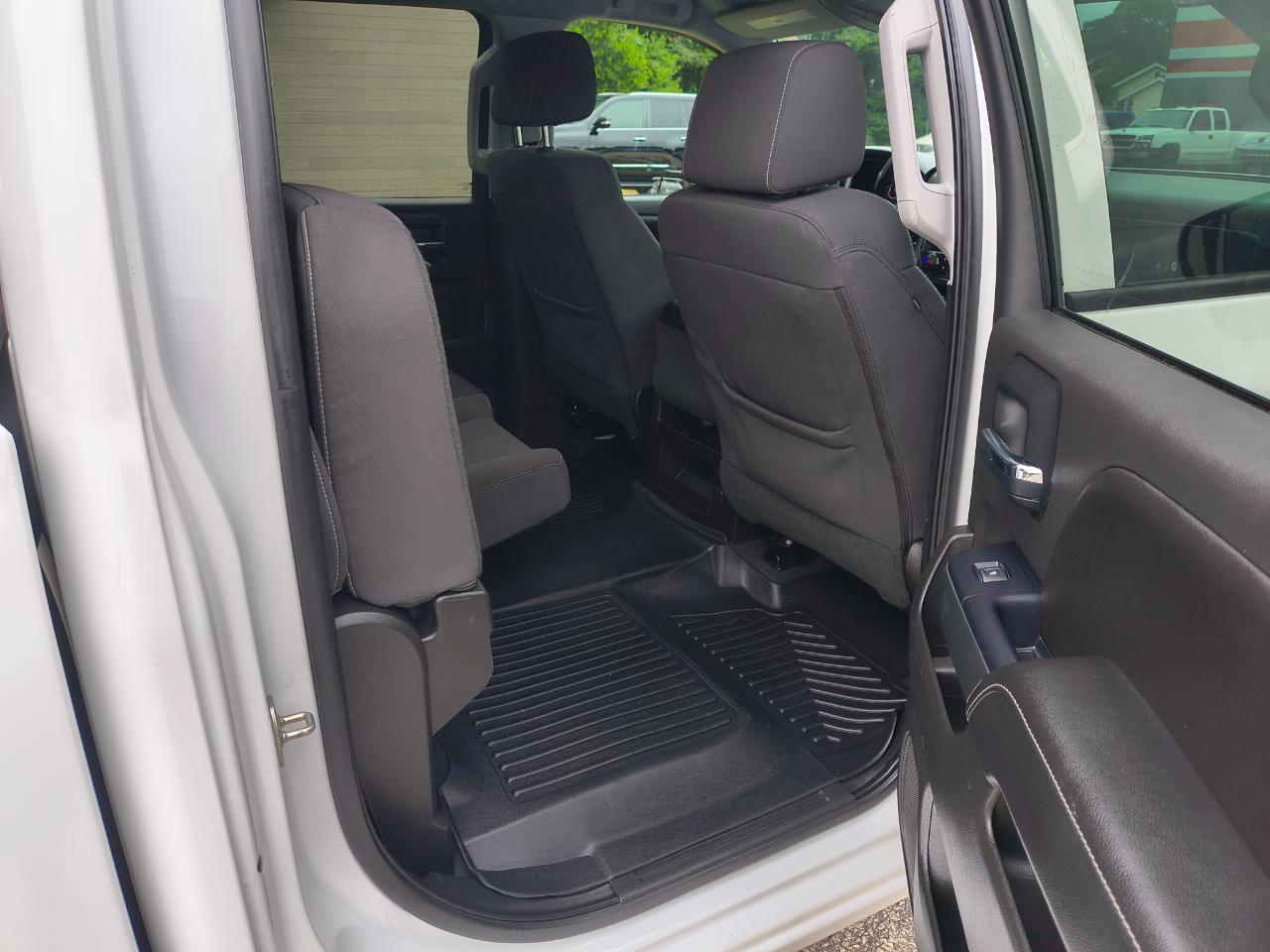 Chevrolet Silverado 1500 4WD Crew Cab 143.5" LT w/1LT 2018