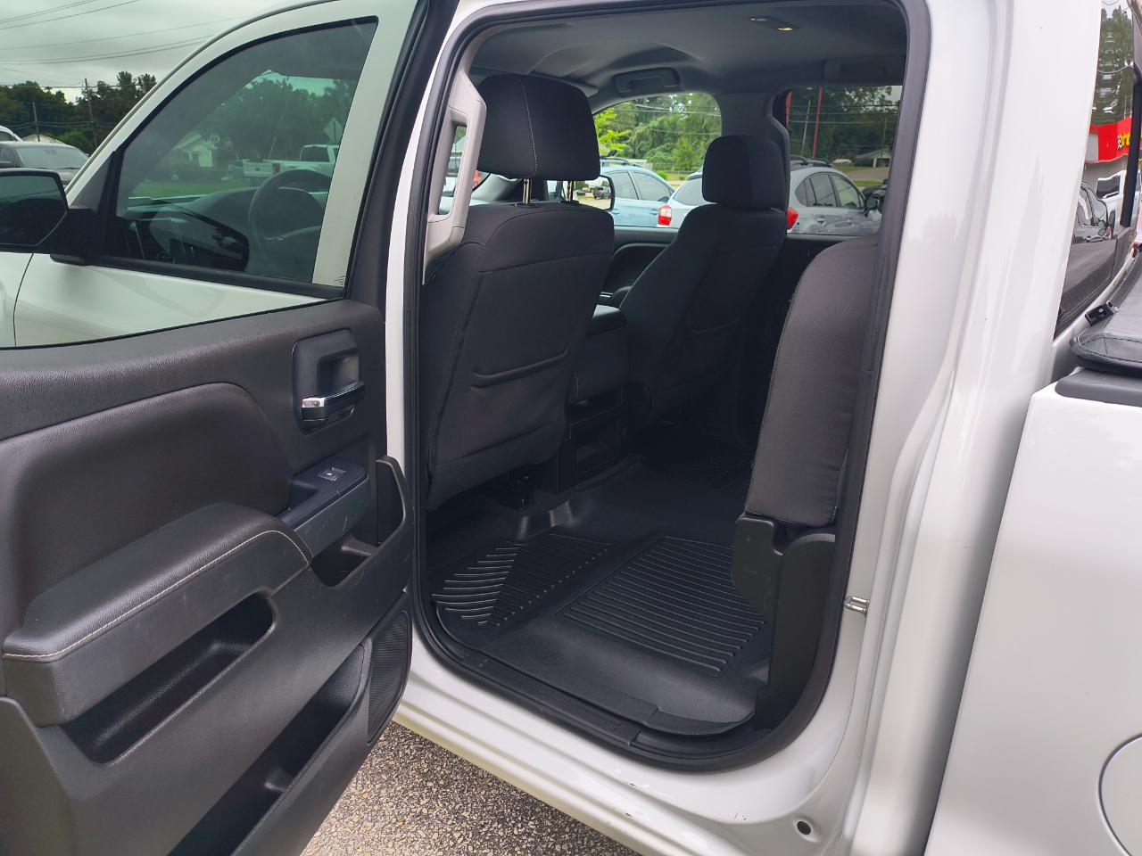 Chevrolet Silverado 1500 4WD Crew Cab 143.5" LT w/1LT 2018
