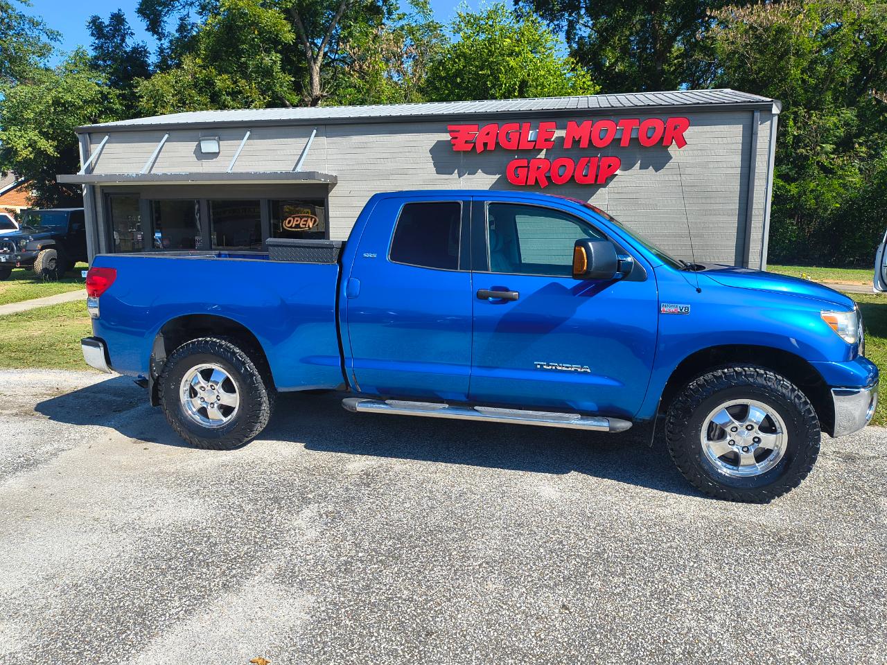 Toyota Tundra 4WD Double 145.7" 5.7L V8 SR5 (Natl 2007