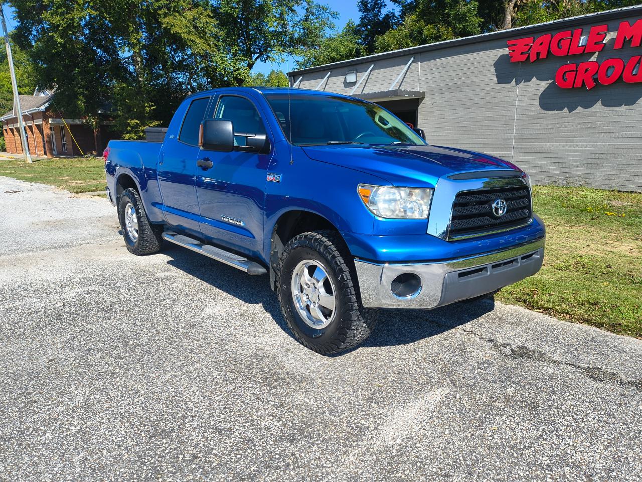 Toyota Tundra 4WD Double 145.7" 5.7L V8 SR5 (Natl 2007