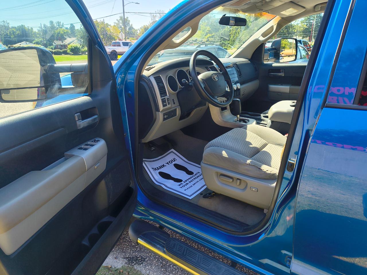 Toyota Tundra 4WD Double 145.7" 5.7L V8 SR5 (Natl 2007