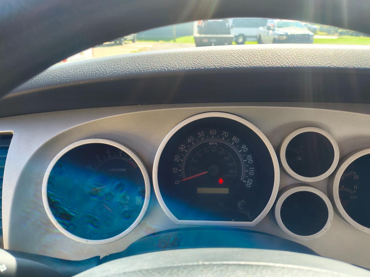 Toyota Tundra 4WD Double 145.7" 5.7L V8 SR5 (Natl 2007