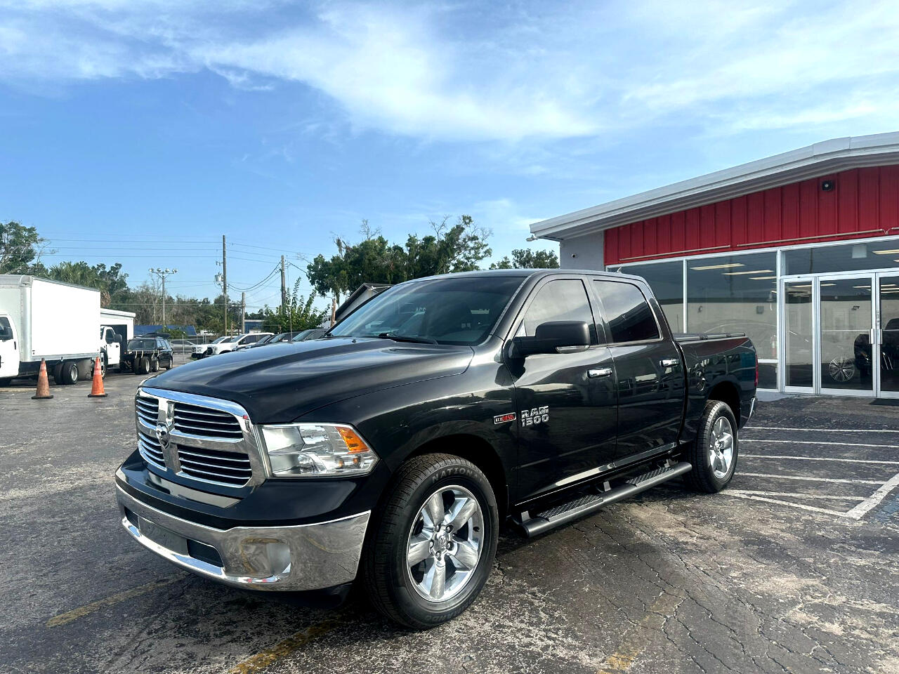 2015 Ram 1500 SLT photo 2
