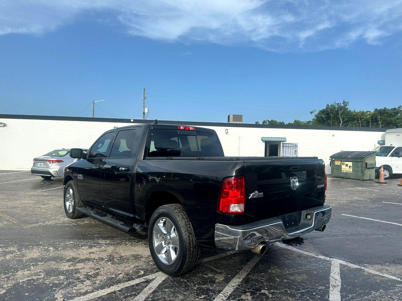 2015 Ram 1500 SLT photo 4