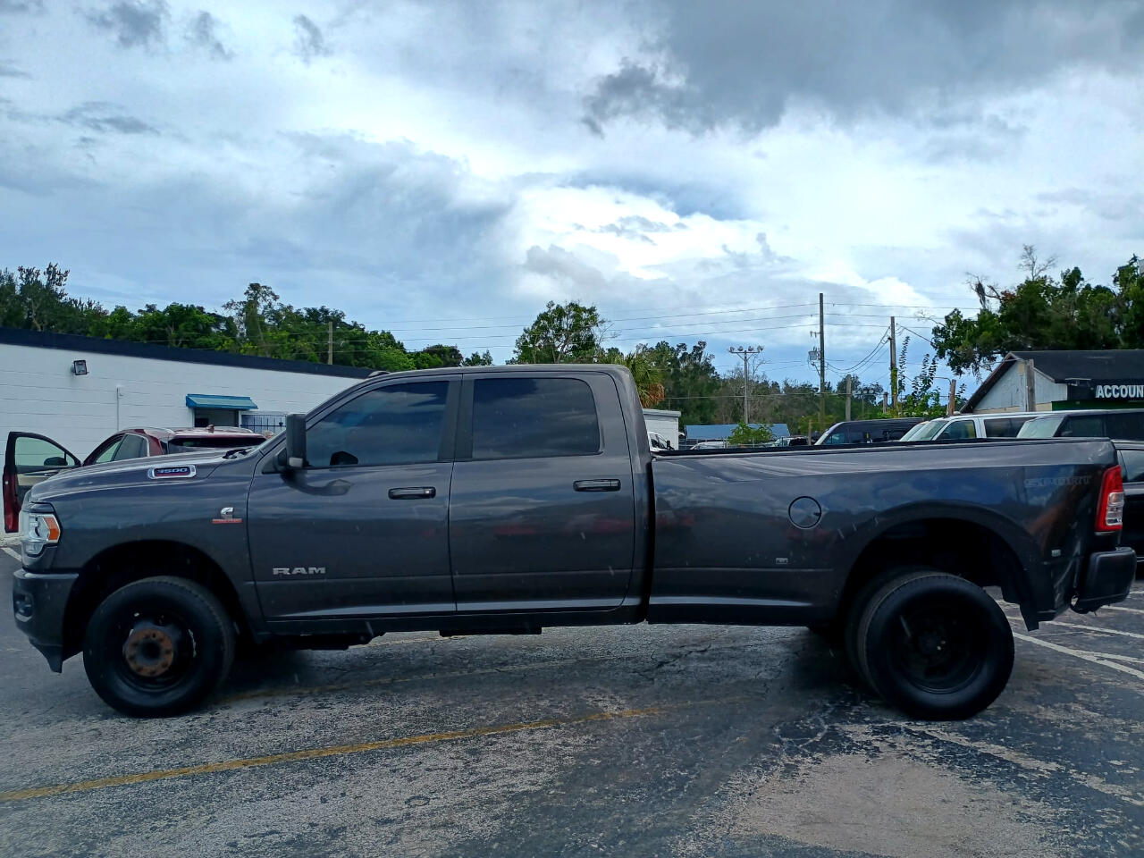 2022 Ram 3500 Big Horn photo 3