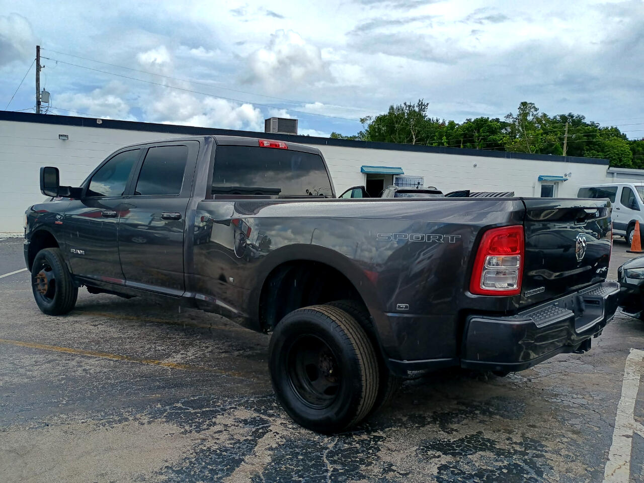 2022 Ram 3500 Big Horn photo 4