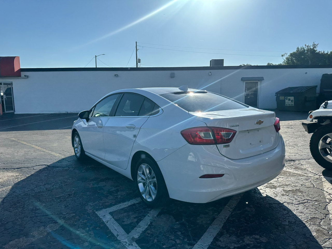 2019 Chevrolet Cruze LT photo 2