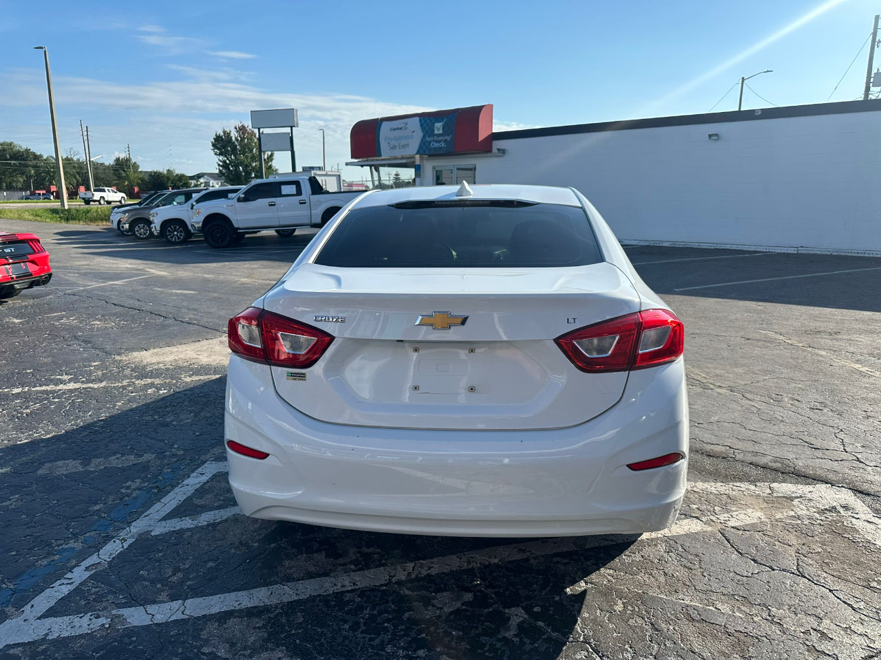 2019 Chevrolet Cruze LT photo 3