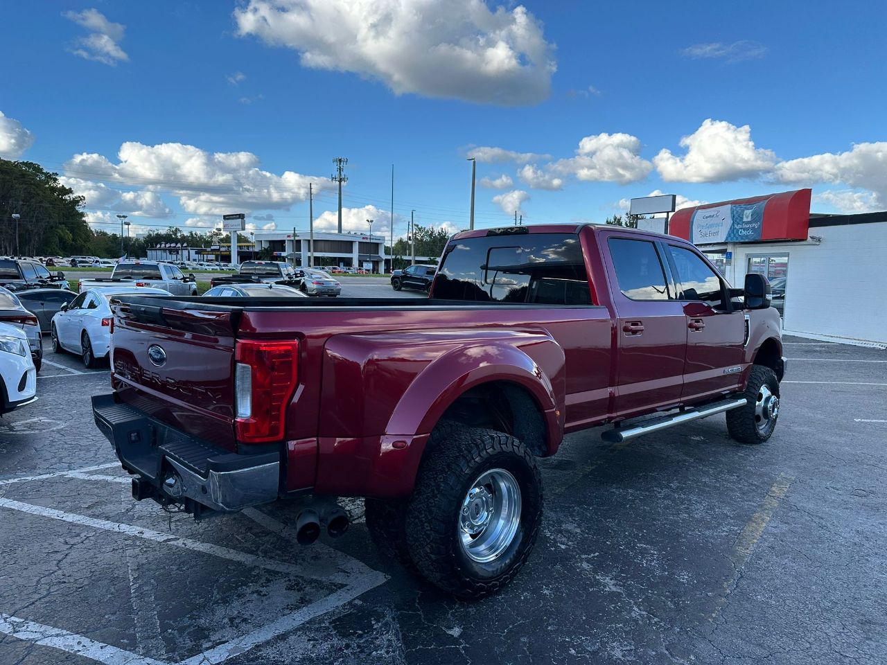 Ford F-350 SD Lariat Crew Cab Long Bed DRW 4WD 2017 Ford F-350 SD Lariat Crew Cab Long Bed DRW 4WD 2017