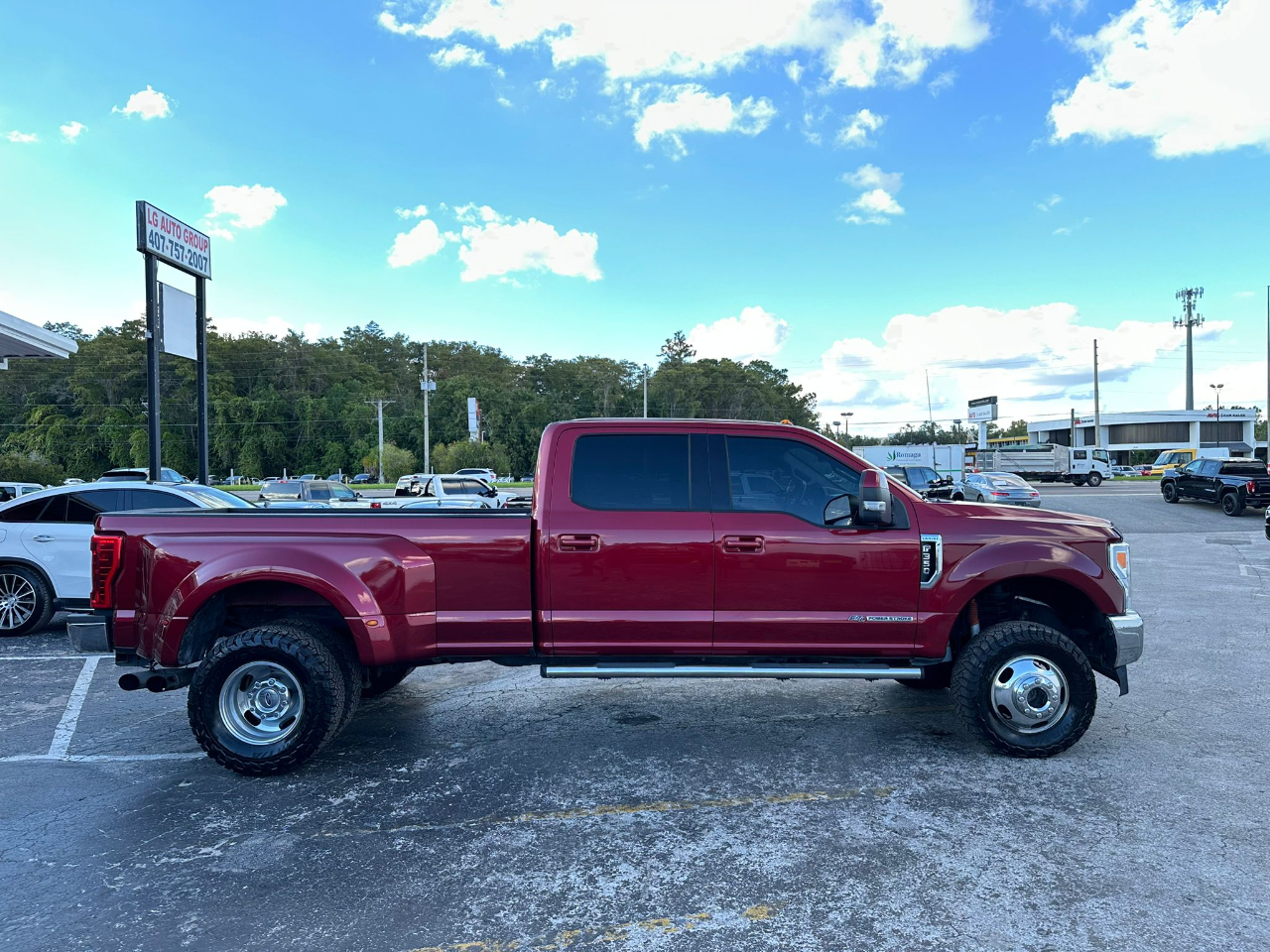 Ford F-350 SD Lariat Crew Cab Long Bed DRW 4WD 2017 Ford F-350 SD Lariat Crew Cab Long Bed DRW 4WD 2017