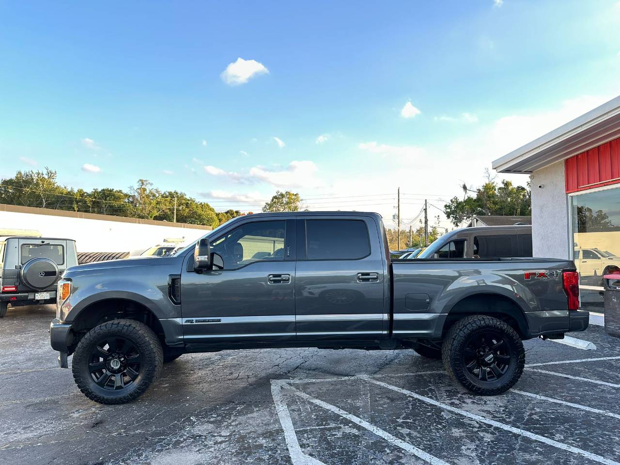 Ford F-350 SD Platinum Crew Cab 4WD 2019 Ford F-350 SD Platinum Crew Cab 4WD 2019