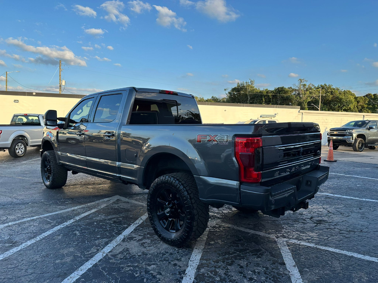 Ford F-350 SD Platinum Crew Cab 4WD 2019 Ford F-350 SD Platinum Crew Cab 4WD 2019