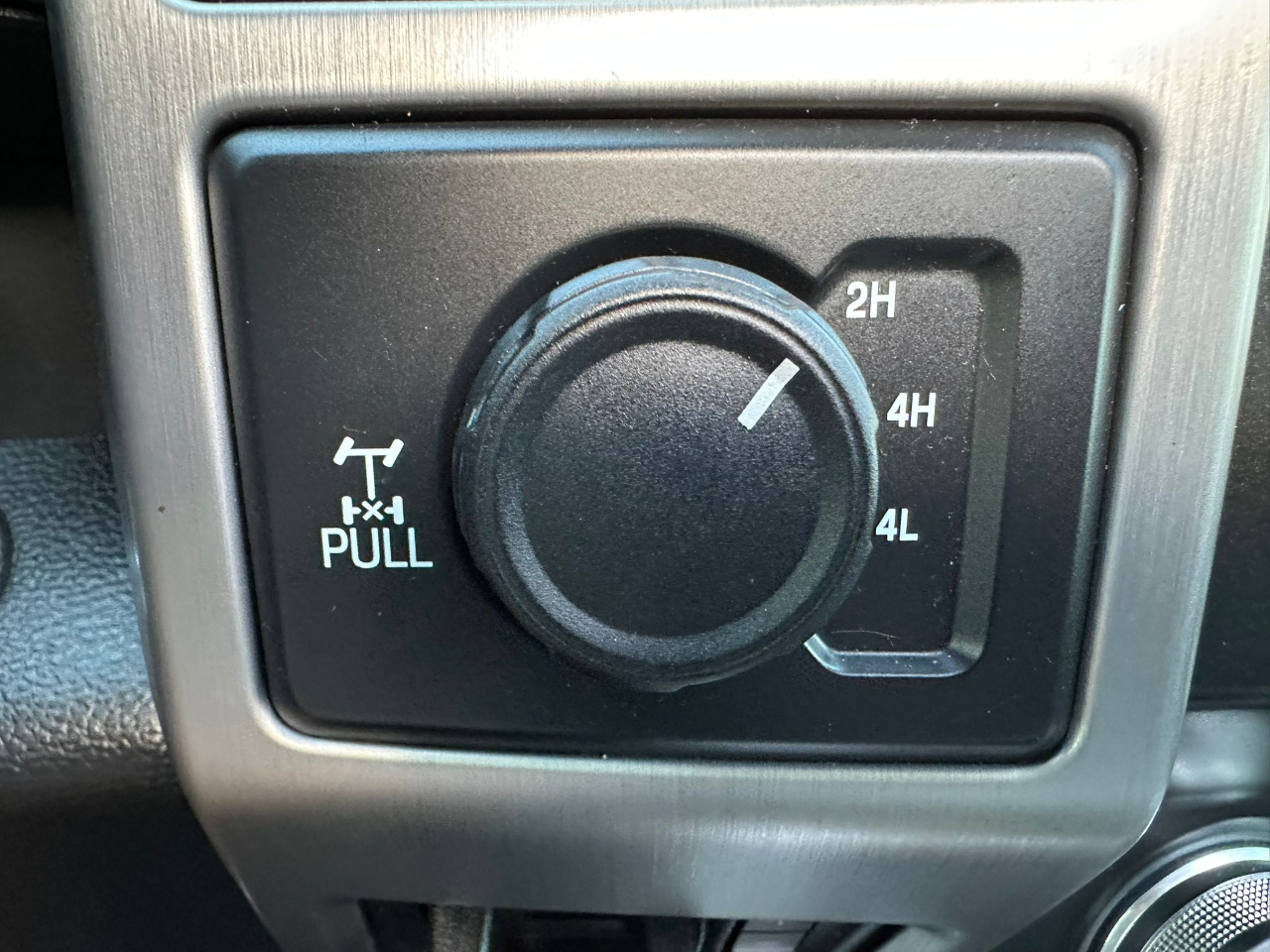 Ford F-350 SD Platinum Crew Cab 4WD 2019 Ford F-350 SD Platinum Crew Cab 4WD 2019