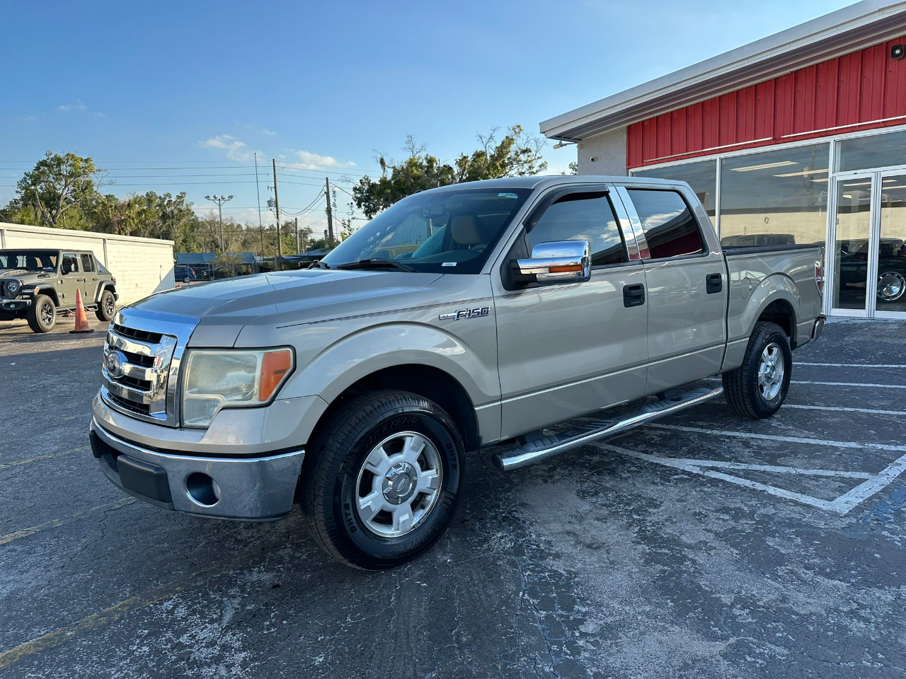 Ford F-150 XLT SuperCrew 5.5-ft. Bed 2WD 2010 Ford F-150 XLT SuperCrew 5.5-ft. Bed 2WD 2010