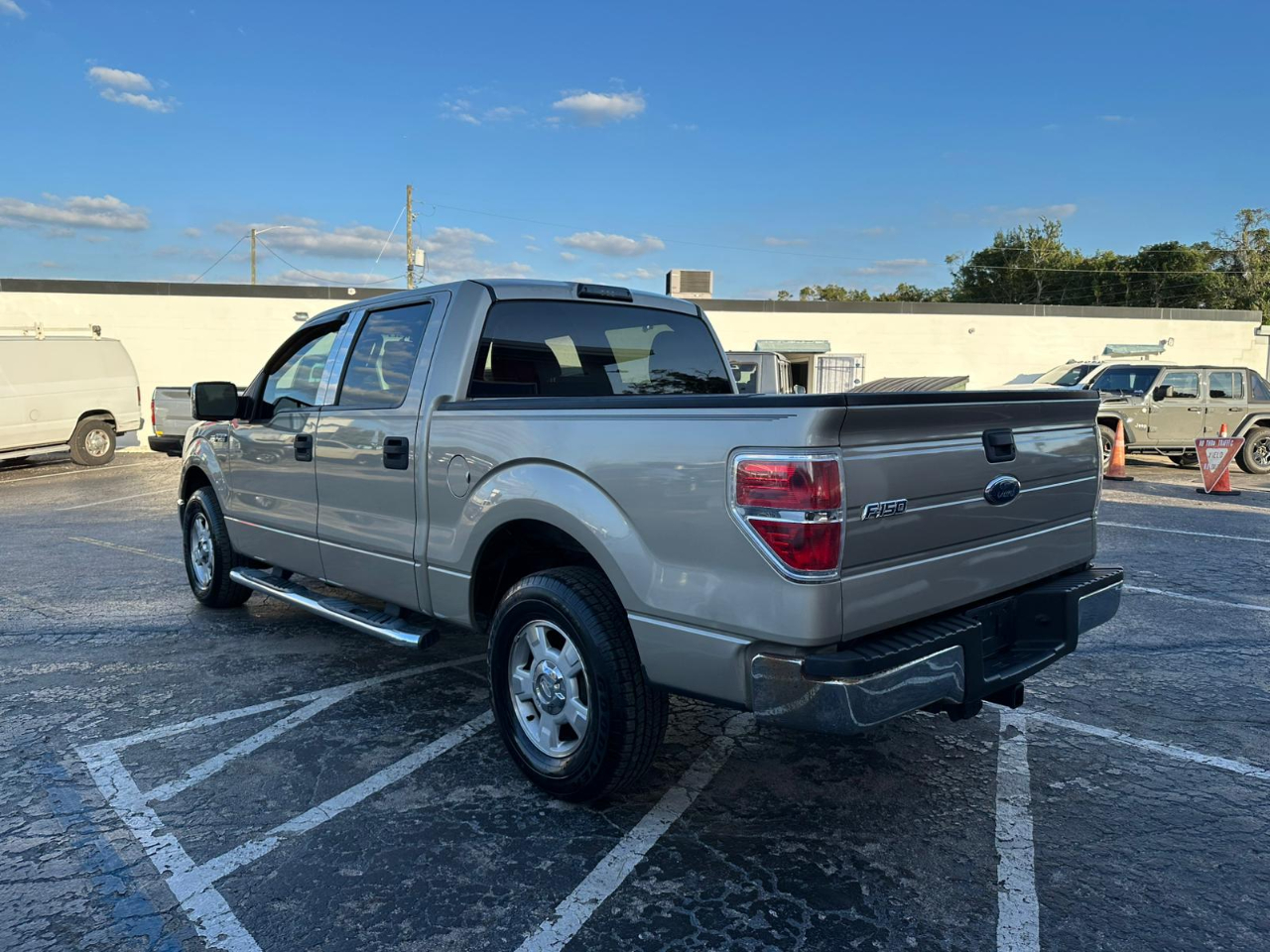 Ford F-150 XLT SuperCrew 5.5-ft. Bed 2WD 2010 Ford F-150 XLT SuperCrew 5.5-ft. Bed 2WD 2010