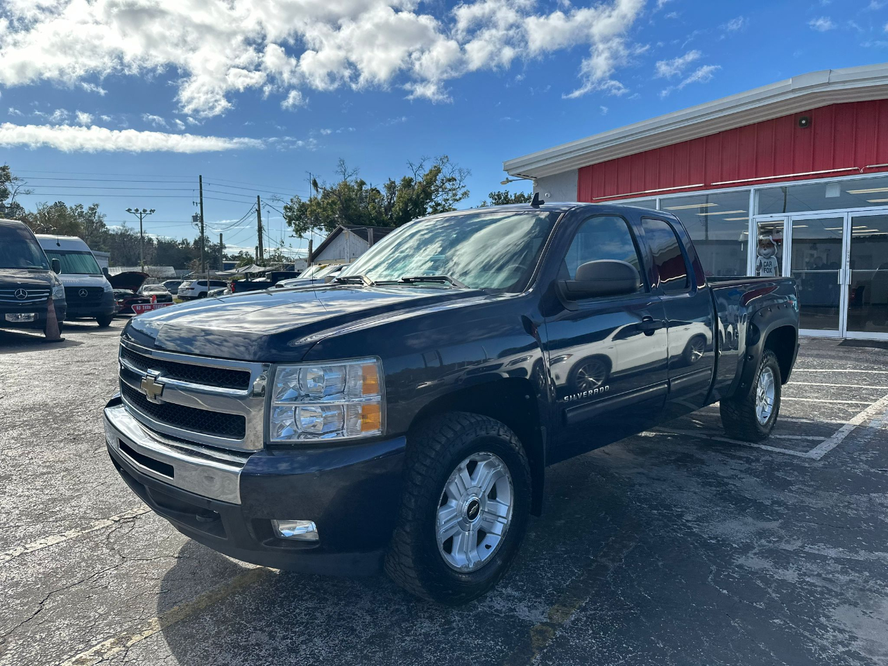 Chevrolet Silverado 1500 LT Ext. Cab Long Box 4WD 2011