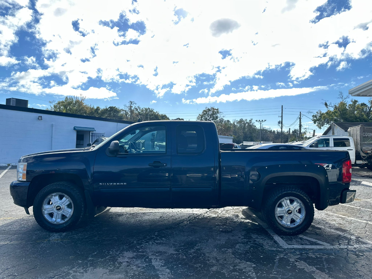 Chevrolet Silverado 1500 LT Ext. Cab Long Box 4WD 2011