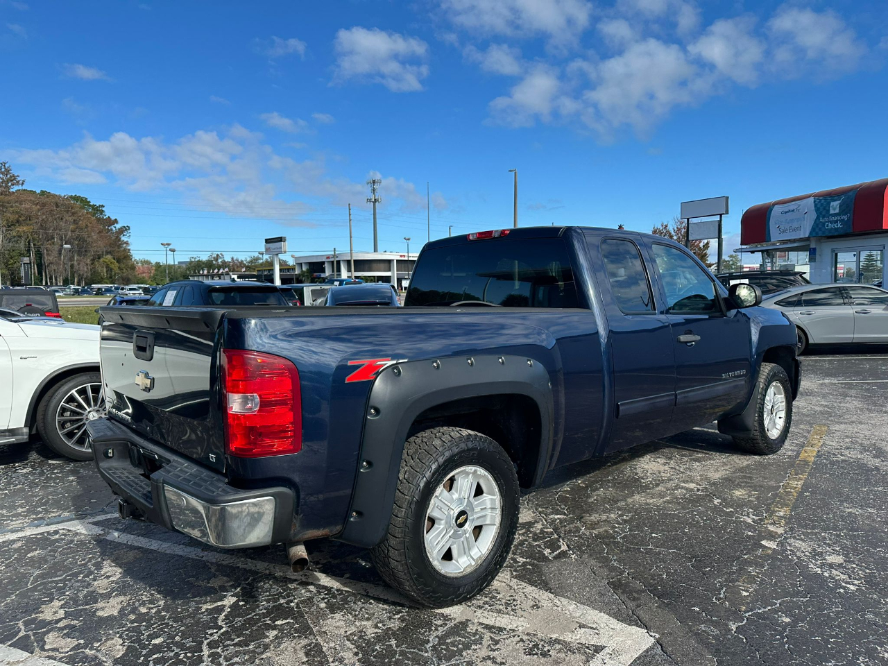 Chevrolet Silverado 1500 LT Ext. Cab Long Box 4WD 2011