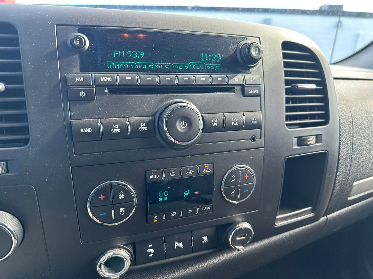 Chevrolet Silverado 1500 LT Ext. Cab Long Box 4WD 2011