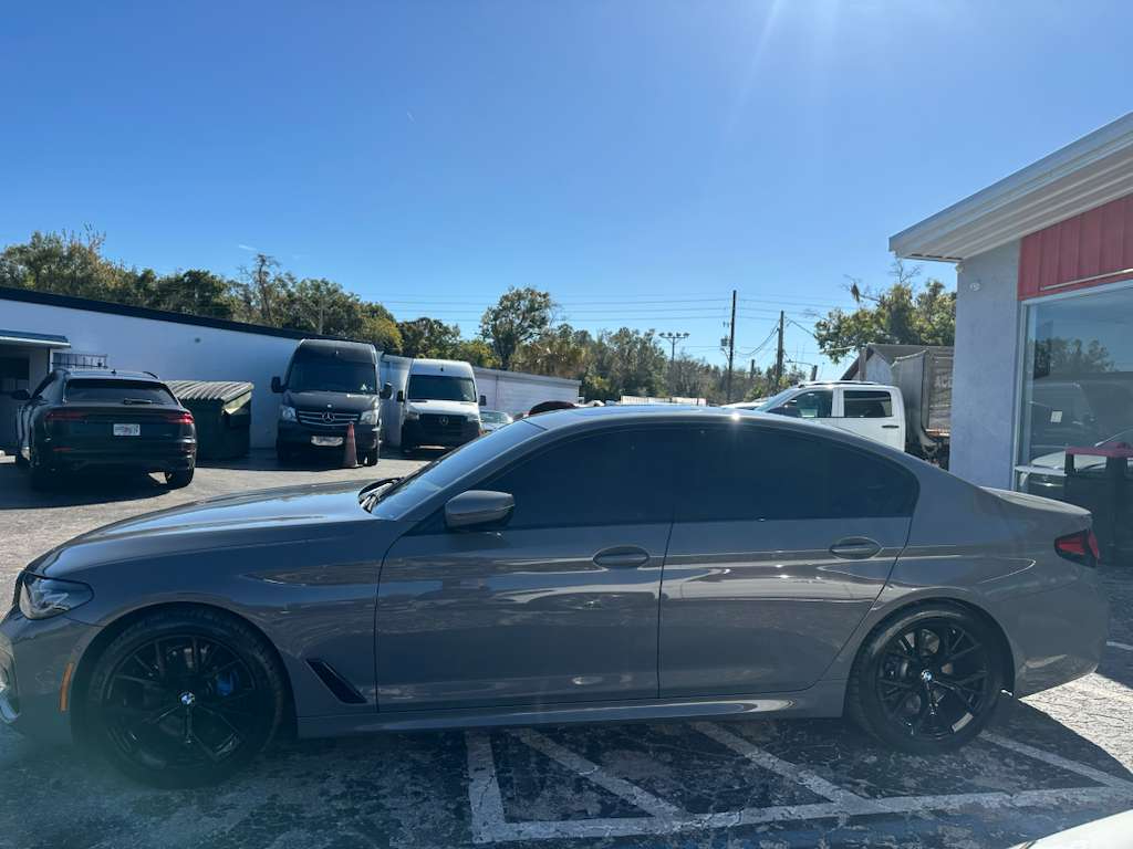 BMW 5-Series 530i 2021
