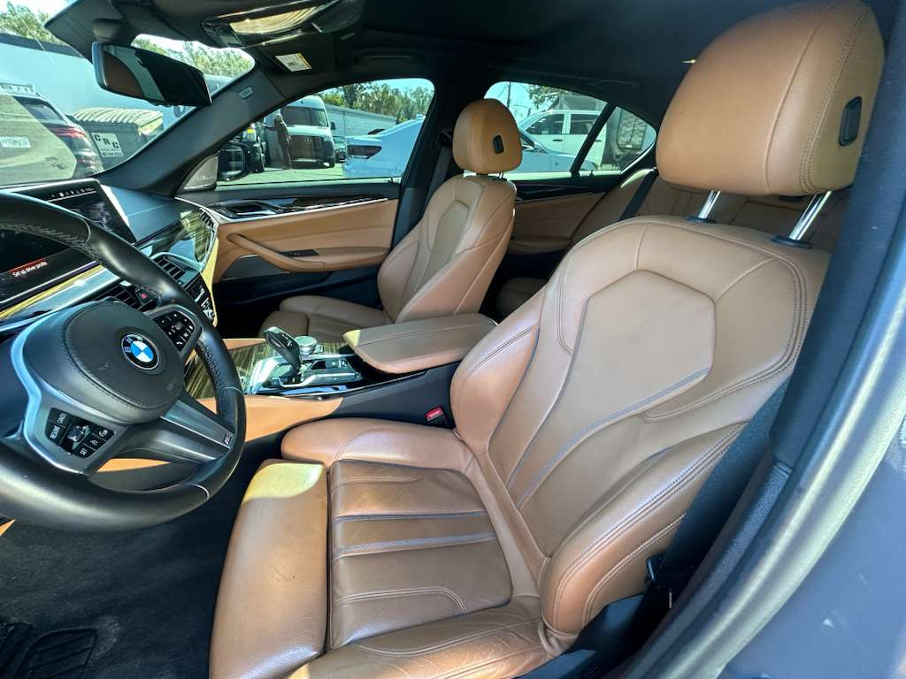 BMW 5-Series 530i 2021