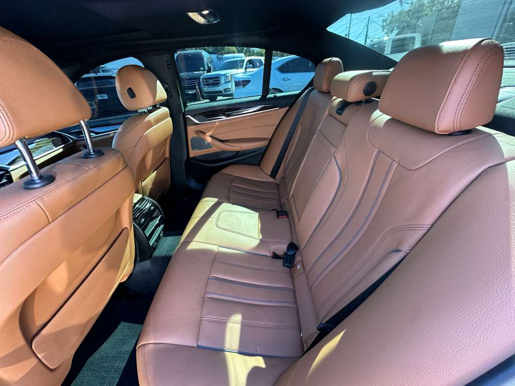 BMW 5-Series 530i 2021