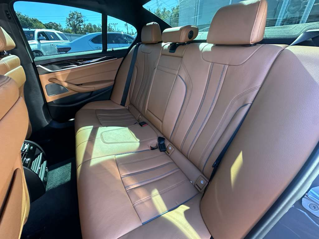 BMW 5-Series 530i 2021