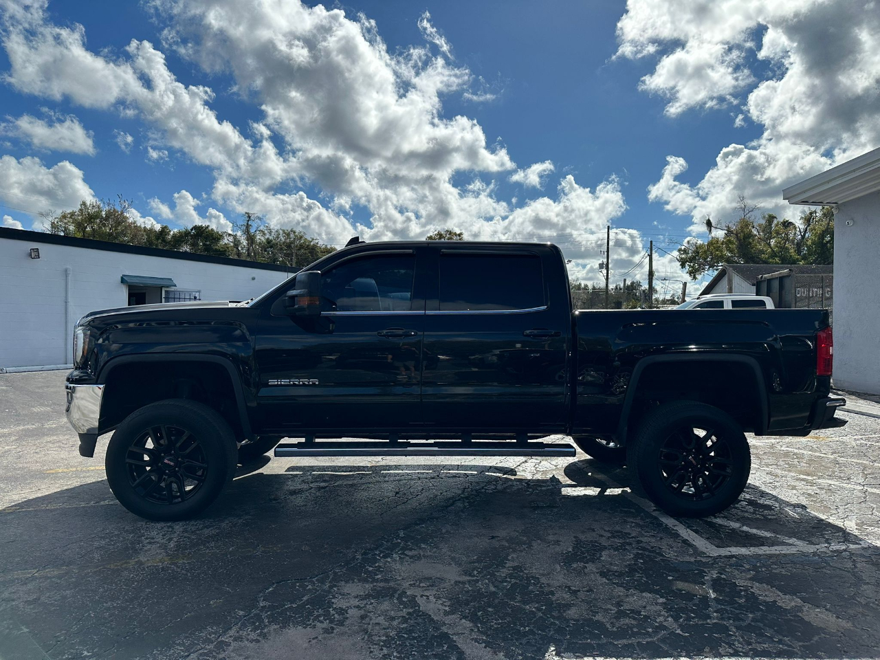 GMC Sierra 1500 SLE Crew Cab Long Box 2WD 2017