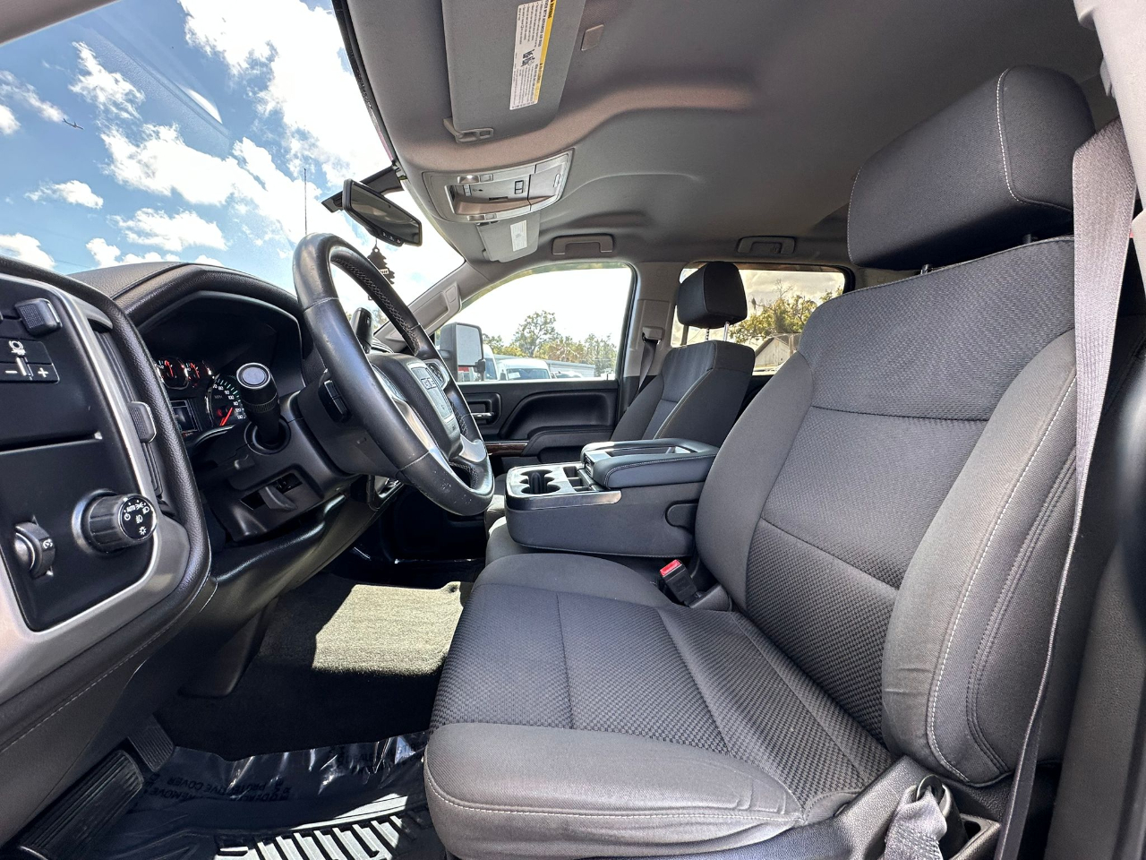 GMC Sierra 1500 SLE Crew Cab Long Box 2WD 2017