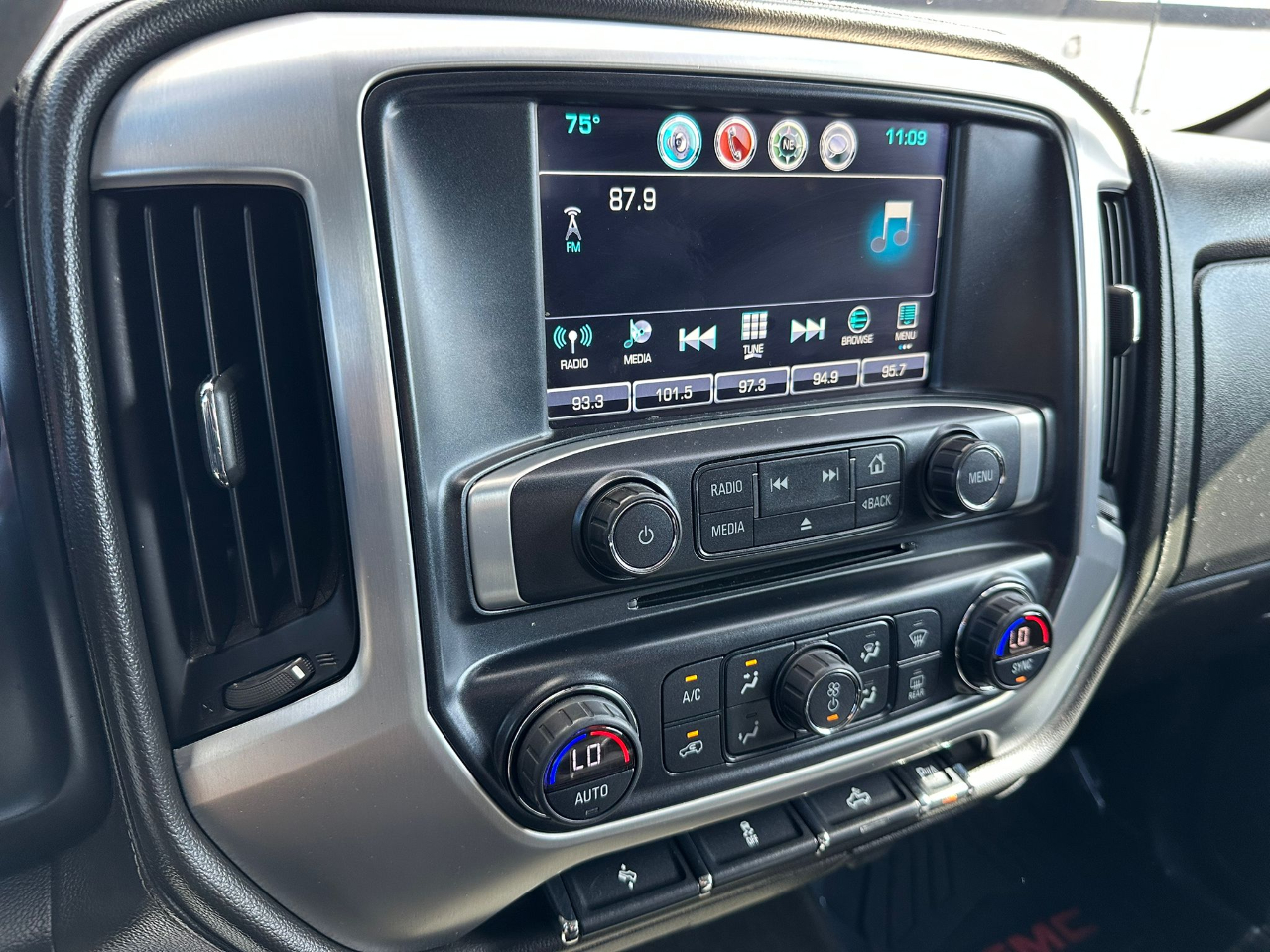 GMC Sierra 1500 SLE Crew Cab Long Box 2WD 2017