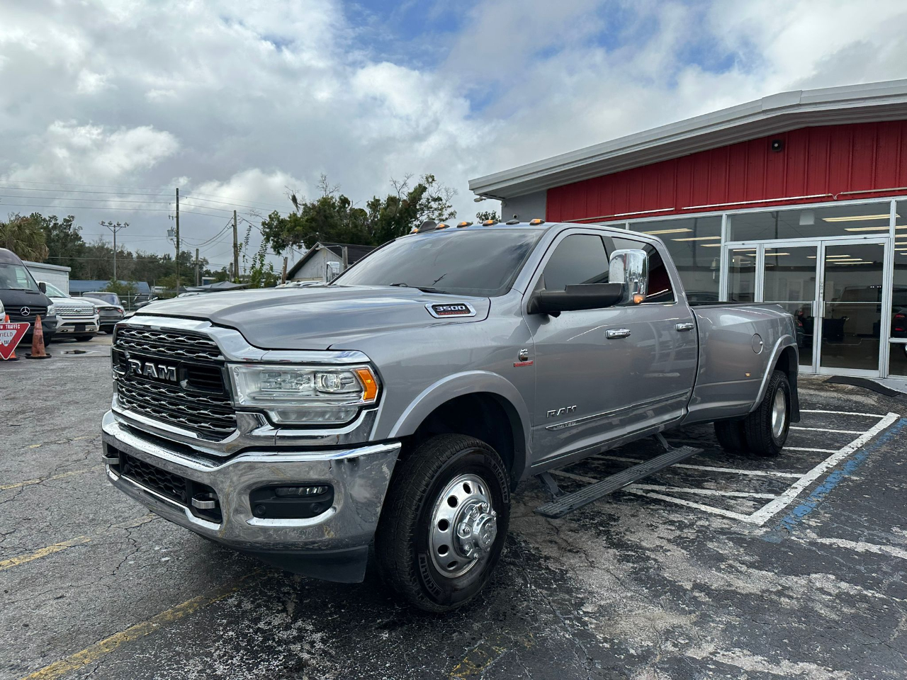 RAM 3500 Limited Crew Cab LWB 4WD DRW 2019