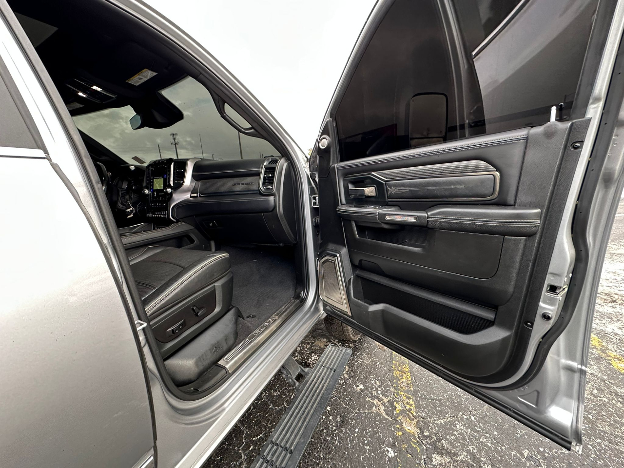 RAM 3500 Limited Crew Cab LWB 4WD DRW 2019