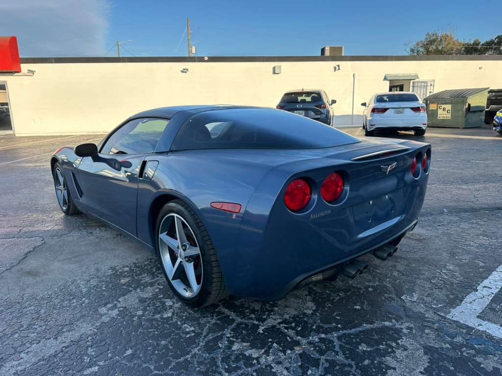 Chevrolet Corvette Standard Coupe 1LT 2011