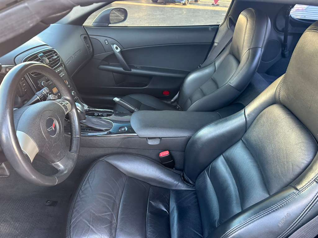 Chevrolet Corvette Standard Coupe 1LT 2011