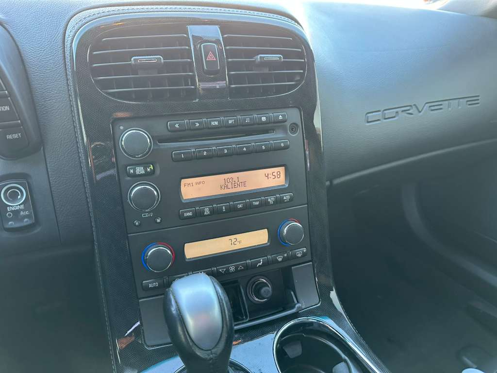 Chevrolet Corvette Standard Coupe 1LT 2011