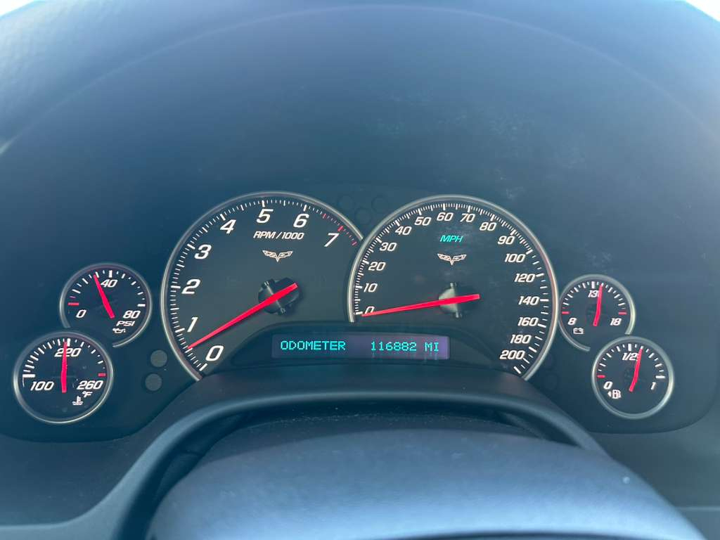 Chevrolet Corvette Standard Coupe 1LT 2011