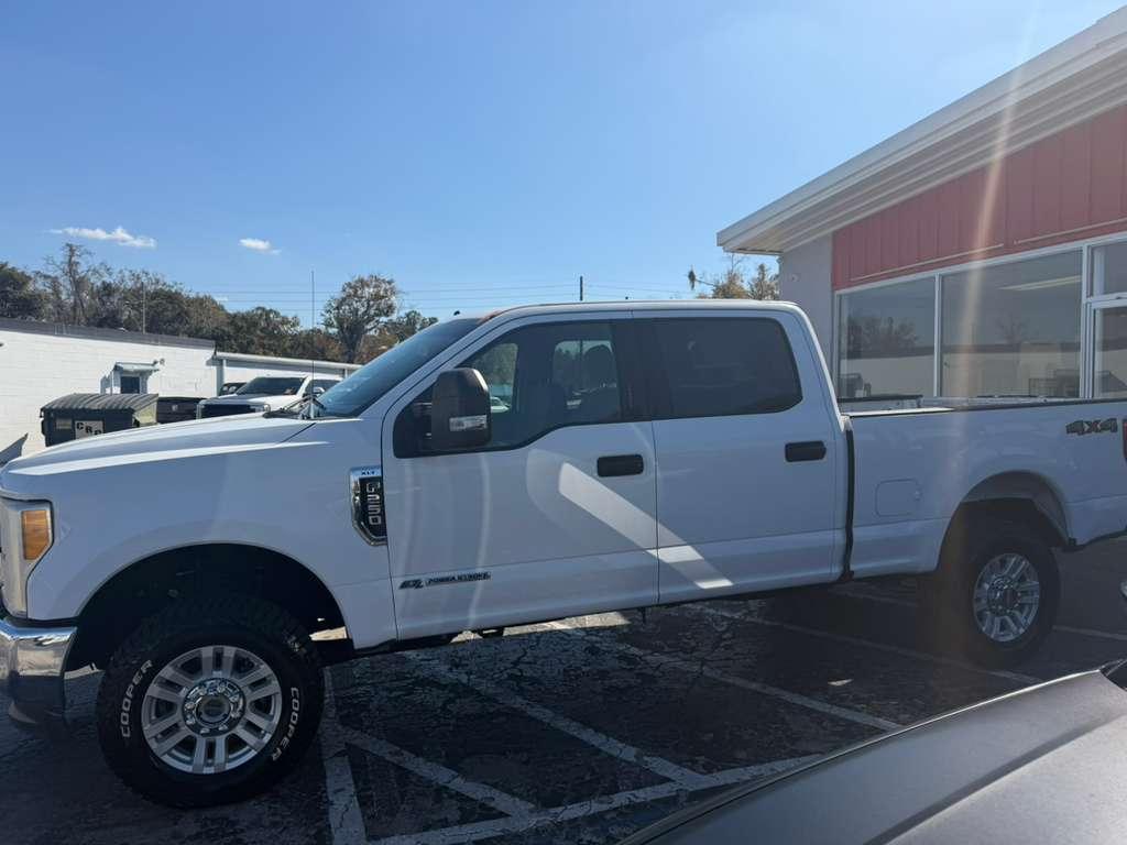 Ford F-250 SD XLT Crew Cab Long Bed 4WD 2019