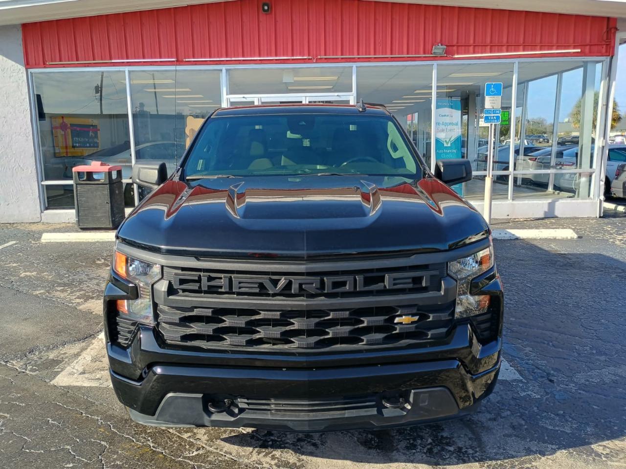 Chevrolet Silverado 1500 Custom Crew Cab 2WD 2024