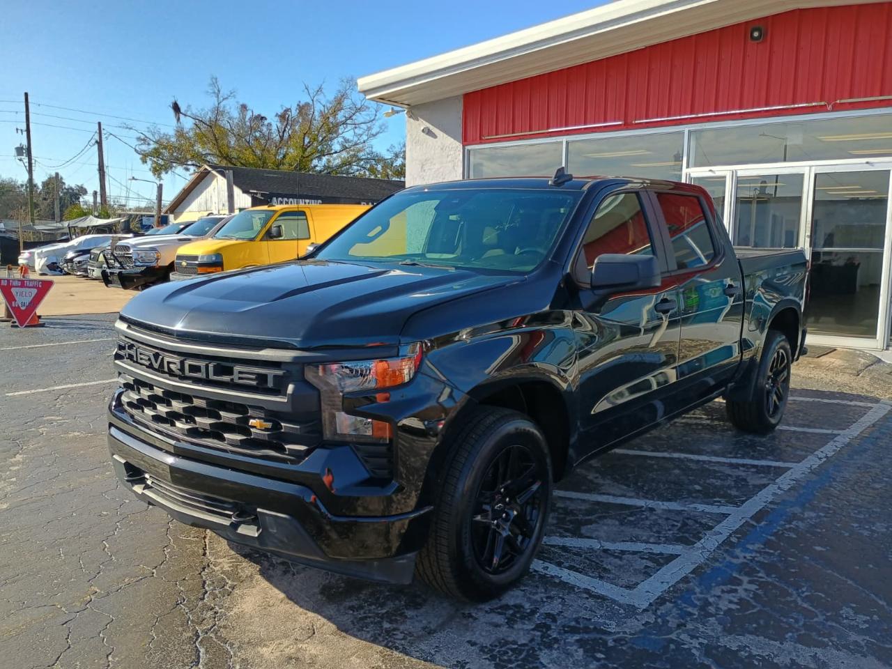 Chevrolet Silverado 1500 Custom Crew Cab 2WD 2024