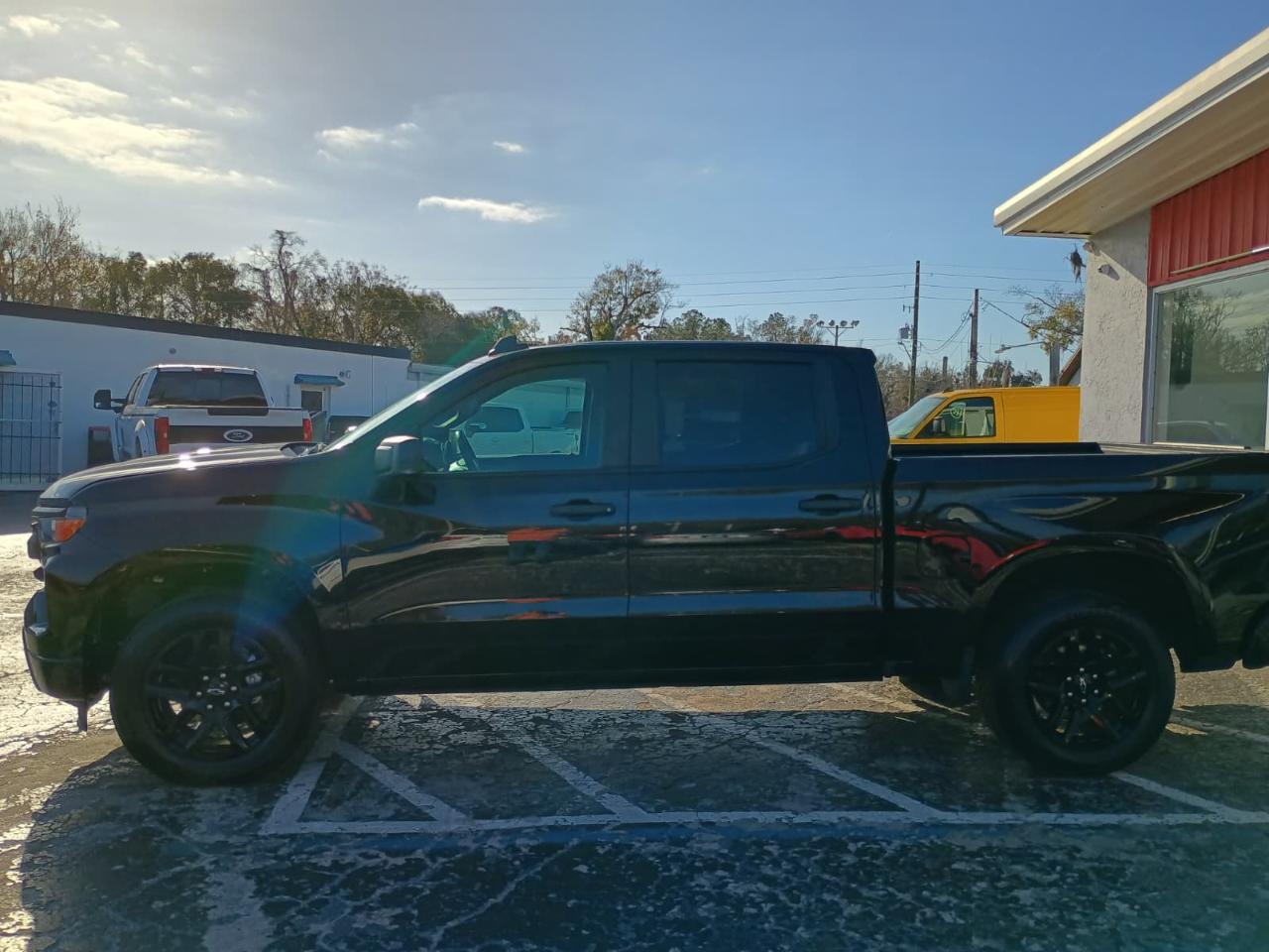 Chevrolet Silverado 1500 Custom Crew Cab 2WD 2024
